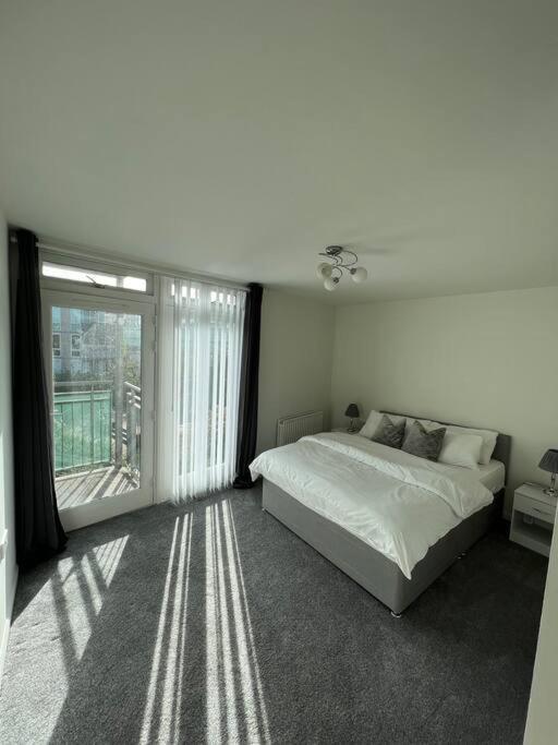 Spacious 1 Bedroom Unit In West Londra