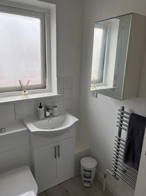 Spacious 1 Bedroom Unit In West Appartamento *